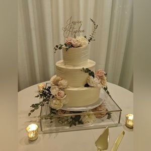 20”x20” acrylic cake stand with gold edging